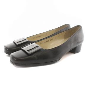 パンプス ローヒール レザー ロゴバックル スクエアトゥ 6　ブラック