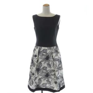 ワンピース フレア 膝丈 タック ノースリーブ ボートネック フラワー刺繍 38 ブラック ホワイト