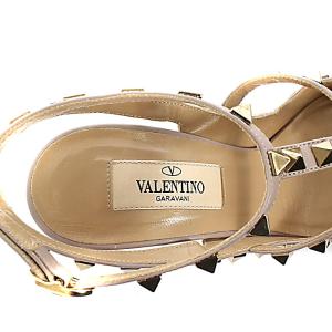 VALENTINO GARAVANI サンダル ハイヒール ロックスタッズ パテントレザー 22.5cm ベージュ