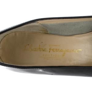 Salvatore Ferragamo ヴァラ パンプス パテントレザー 7.5 ブラック
