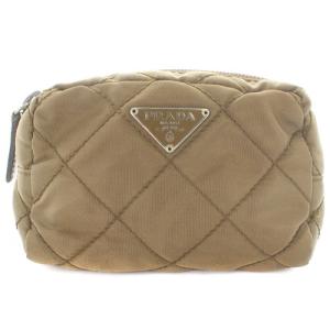 トライアングルプレート キルティング ポーチ ミニ ロゴ ブラウン