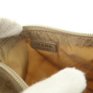 PRADA トライアングルプレート キルティング フラップポーチ ロゴ べージュ