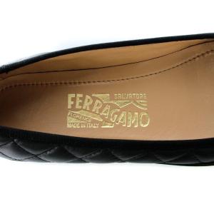 Salvatore Ferragamo パンプス ヴァラリボン キルティング レザー 6 ブラック