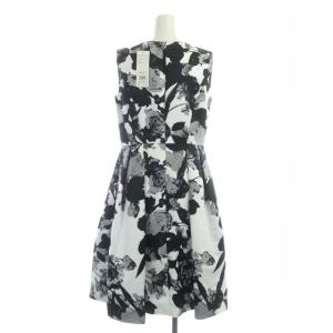 TO BE CHIC モノトーン 花柄ワンピース 膝丈 ノースリーブ タック 総柄 40 白 黒 ホワイト ブラック