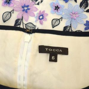 TOCCA ワンピース ETOILE ドレス ノースリーブ 台形 タック 膝丈 フラワー刺繍レース ボートネック 6 白 紫 青 ホワイト