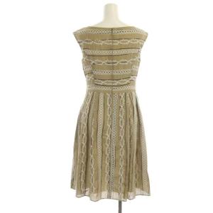 TOCCA 19SS 刺繍ワンピース ノースリーブ フレア 膝丈 Vネック 2 グレージュ 白 黒 ホワイト ブラック