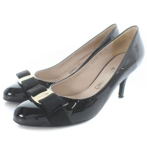 パンプス ヴァラ エナメル アーモンド ピンヒール 7 24.5cm 黒 ブラック CARLA70