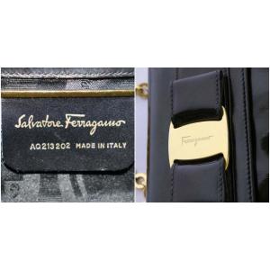 Salvatore Ferragamo ショルダーバッグ ミニ ヴァラ リボンモチーフ チェーン エナメル ダークカーキ AQ213202