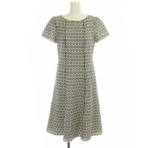 ショートスリーブ 総柄 フィットアンドフレア ワンピース ひざ丈 半袖 38 白 黒 ホワイト ブラック