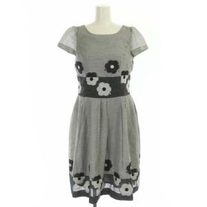 花柄ワンピース フレンチスリーブ フレア タック 膝丈 ラウンドネック 38 グレー