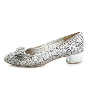 Salvatore Ferragamo パンプス アーモンドトゥ ヴァラ リボン パンチング 5 22.5cm グレー シルバー色