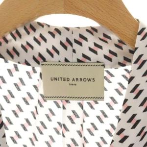 UNITED ARROWS 22SS プリントブラウス Vネック フレンチスリーブ 総柄 プルオーバー 36 オフホワイト 黒 ピンク