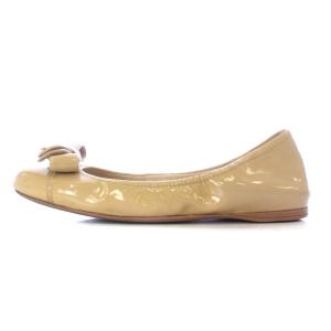 PRADA バレエシューズ パンプス フラット リボンモチーフ エナメルレザー 35.5 22.5cm ベージュ
