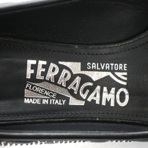 Salvatore Ferragamo ヴァラ パンプス スタッズ キルティング 4.5 22cm ブラック