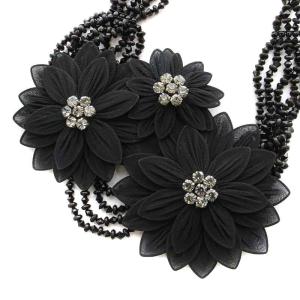 ARMANI COLLEZIONI ネックレス ペンダント ビーズ 花 フラワー ビジュー リボン 絹 シルク 黒 ブラック