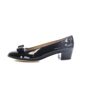 Salvatore Ferragamo パンプス ヴァラリボン パテントレザー ラウンドトゥ 8 25.5cm 黒 ブラック