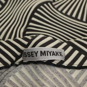 ISSEY MIYAKE 16SS デザインプリーツノースリーブトップス ブラウス 総柄 プルオーバー 2 ダークグレー オフホワイト IM62FJ530