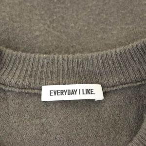 EVERYDAY I LIKE FLANNEL クルーネックニット セーター プルオーバー サイドスリット テールカット ウール グレー