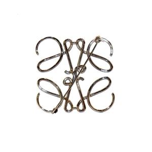 LOEWE アナグラム ブローチ シルバー色