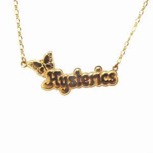 ネックレス ペンダント ロゴ バタフライ 蝶々 イエローゴールド色