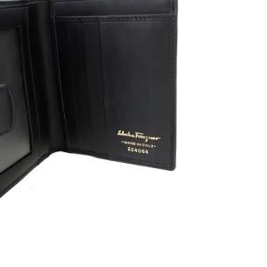 未使用級✨Salvatore Ferragamo　二つ折り財布　型押し　ブラック Salvatore Ferragamo フェラガモ FERRAGAMO 二つ折り財布 ワンダ