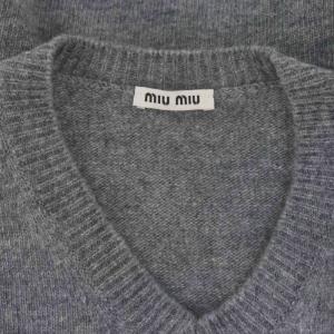 miumiu 23年製 ウール バックロゴ クロップドニット 36 グレー