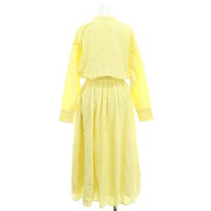MILA OWEN MILAOWEN 24SS スタンド衿前ふらし後ドッキングシャツワンピース ロング 長袖 切替 インナー付き 0 黄色 イエロー