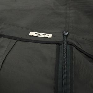 miumiu タックスカート ミニ フレア 36 チャコールグレー