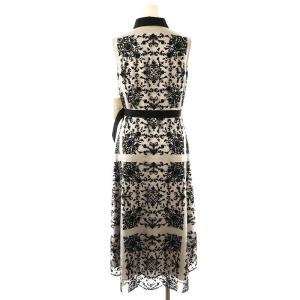 GRACE CONTINENTAL 24AW 刺繍フレアドレス 36 グレー 黒