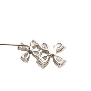 FOXEY フラワー ピンブローチ シルバー色