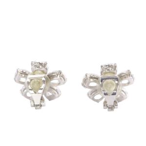 FOXEY フラワーモチーフ イヤリング シルバー色