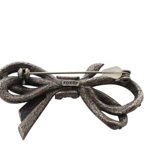 FOXEY ブローチ リボン ラインストーン シルバー色