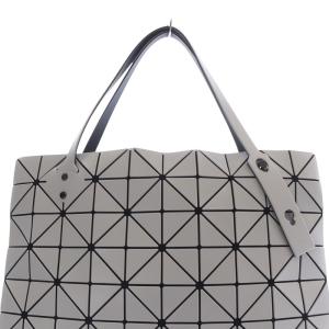 BAOBAO ISSEY MIYAKE ROCK MATTE トートバッグ ライトグレー
