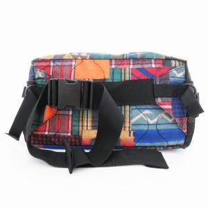 ライトウェイト マウンテン クロスボディ バッグ パッチワークプリント ポニー刺繍 マルチカラー /UO