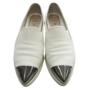 miumiu メタルトゥキャップ フラットシューズ スリッポン レザー 36 23cm 白 ホワイト /SR33