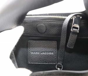 MARC JACOBS ザ レザー サック バッグ ミニ ハンドバッグ ワンハンドル ブラック 2F3HSH020H01 /YO21