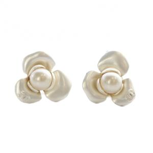 パール カメリア ピアス ココマーク アイボリー 00T