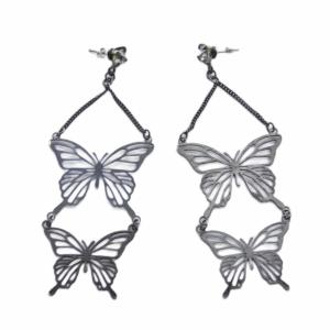 バタフライ ピアス 黒 ブラック /SR4