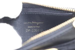 Salvatore Ferragamo コインケース 小銭入れ ヴァラ リボンモチーフ レザー ブラック DP-22E010 /YO24 OH