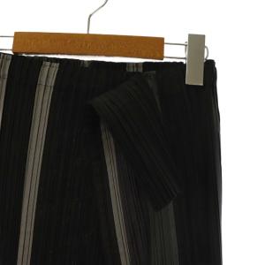 ISSEY MIYAKE プリーツ タイトスカート ストライプ 2 ブラック グレー
