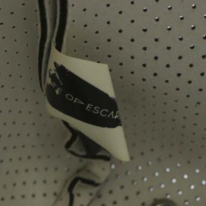 STATE OF ESCAPE フライングソロ トートバッグ ハンドバッグ ネオプレン ホワイト /YO29