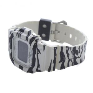 CASIO G-SHOCK White and Black タイガーカモ デジタル 腕時計 クォーツ 白 ホワイト 黒 ブラック DW-D5600BW