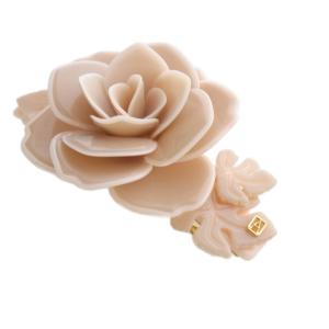 Alexandre De Paris フラワーモチーフ バレッタ ロゴ ピンクベージュ /SR37