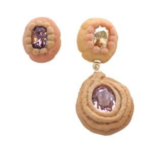 Q-POT ジュエルクッキー ピアス 2個セット ピンクベージュ /SR