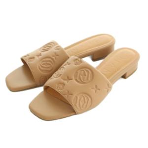 ハッピーモノグラム スライドサンダル 型押し L 24.0-24.5cm ベージュ /MI OS SH