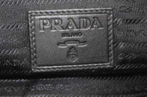 PRADA ショルダーバッグ レザー ブラック VA0802