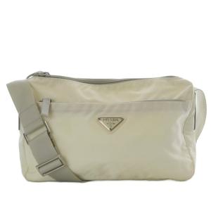 クロスボディ ショルダーバッグ ワンショルダー 斜め掛け 三角ロゴプレート ナイロン アイボリー B10140