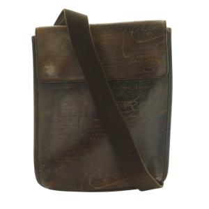 カリグラフィ フラットショルダーバッグ ブラウン