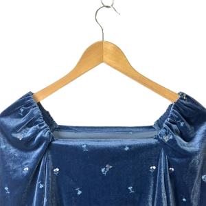 Lily Brown LilyBrown 23AW エンブロイダリーフラワートップス 長袖 カットソー ベロア 花柄 ONEsize 青 ブルー