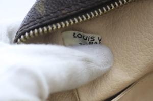 LOUIS VUITTON モノグラム トゥルーストワレット28 クラッチバッグ ブラウン M45722